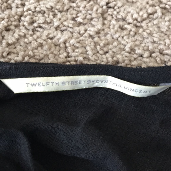 12 street by Cynthia Vincent size small open front - Picture 2 of 6